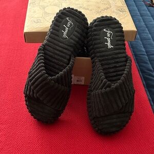 Free People Black Textured Sandals